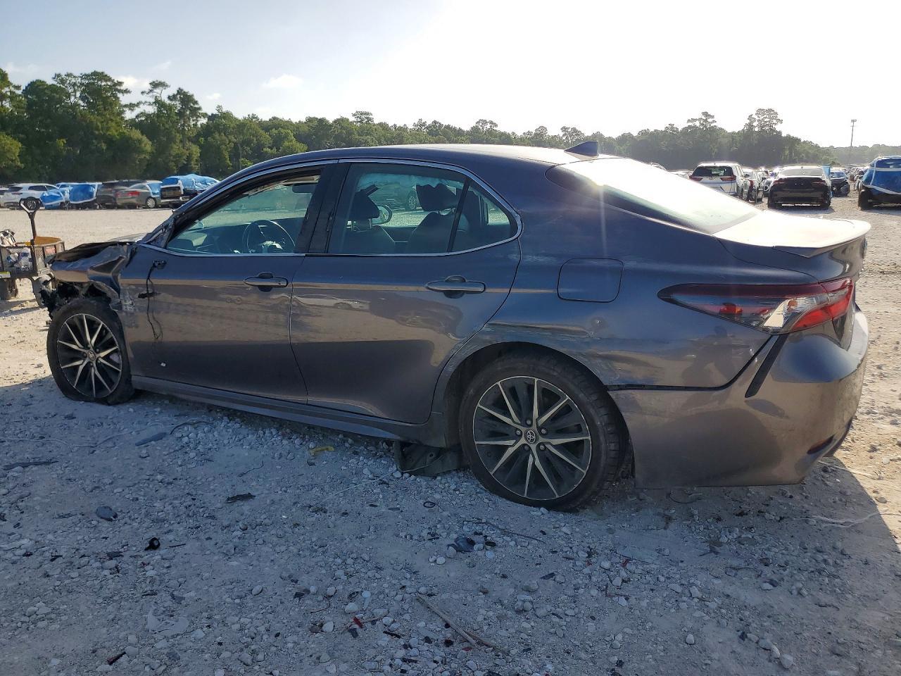2023 Toyota Camry Se - Image 2