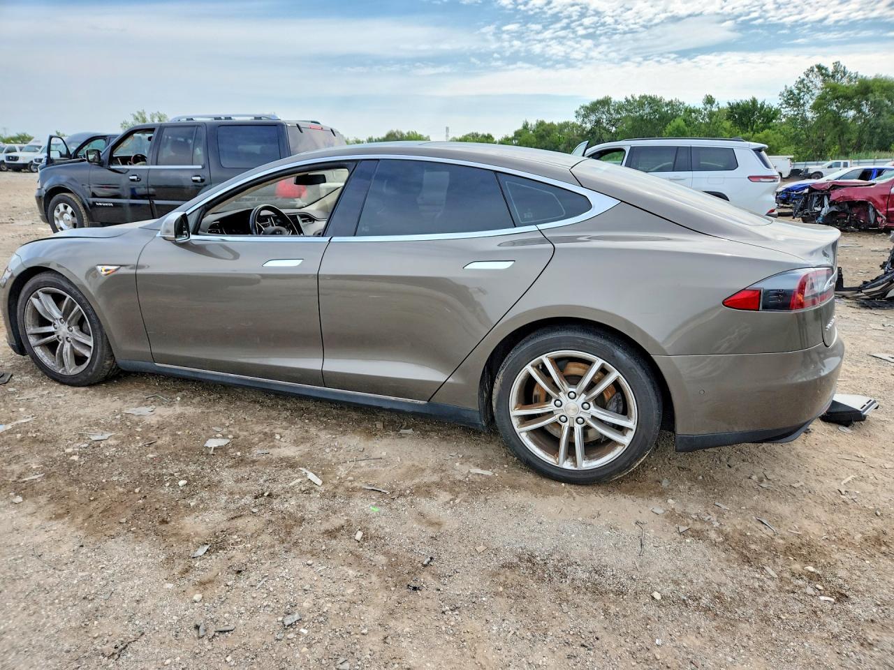 2015 Tesla Model S - Фото 2