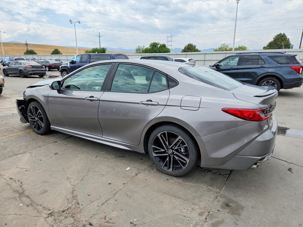 2025 Toyota Camry Xse - Фото 2