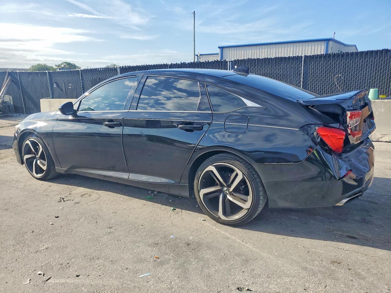 2019 Honda Accord Sport - Image 2