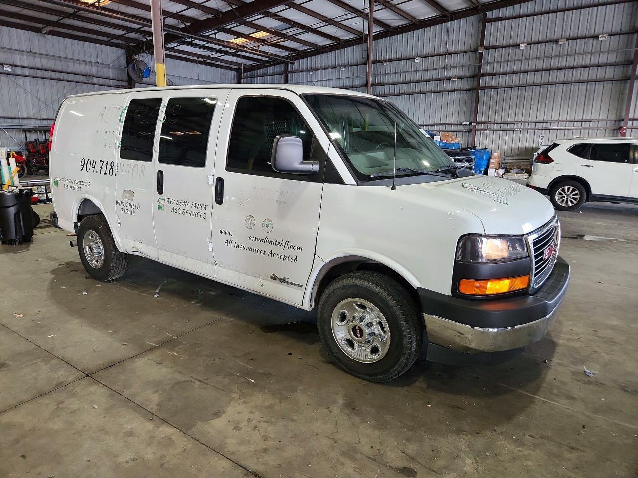 2017 GMC Savana G2500 - Фото 4