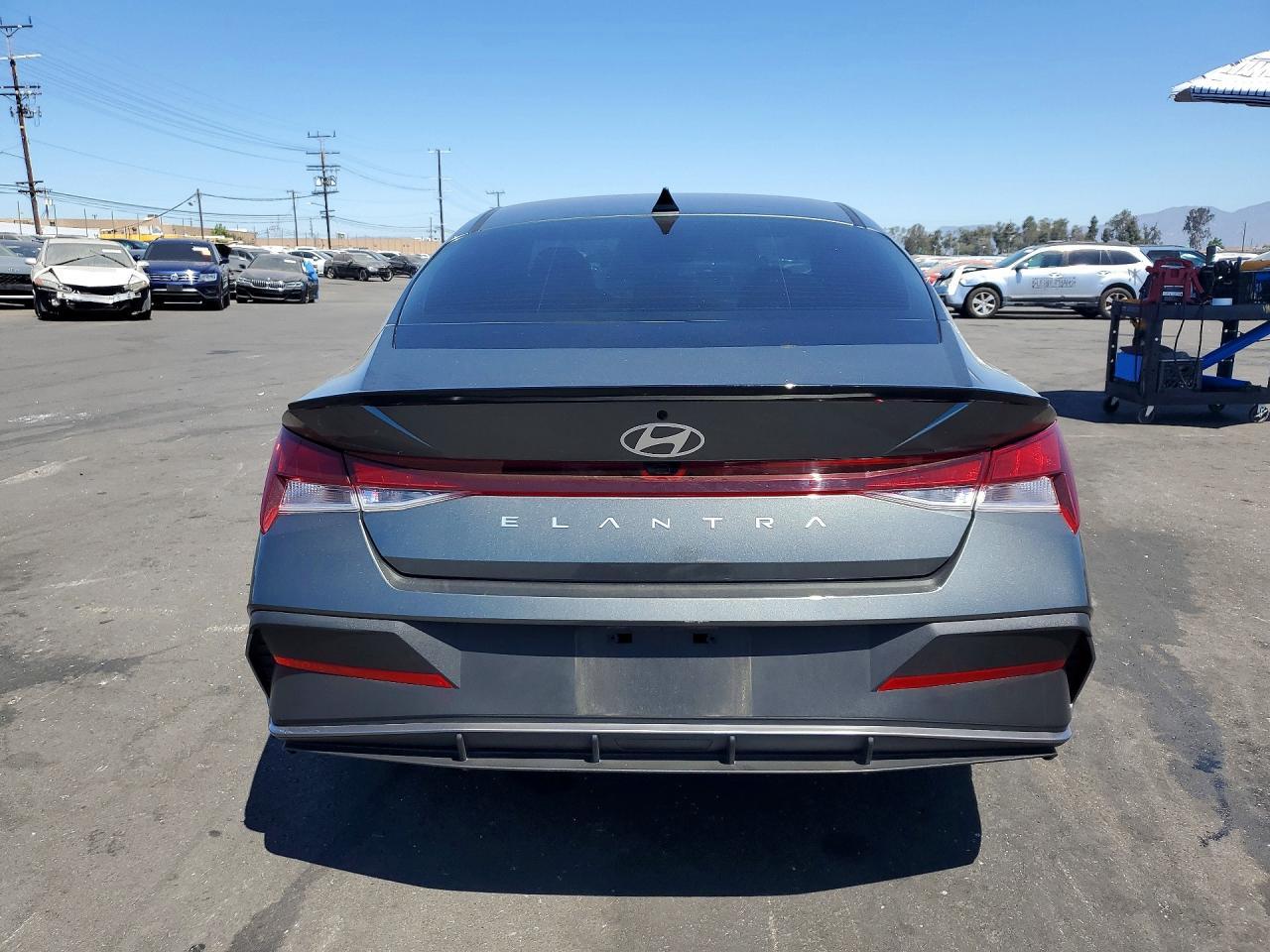 2025 Hyundai Elantra Sel Sport - Фото 6