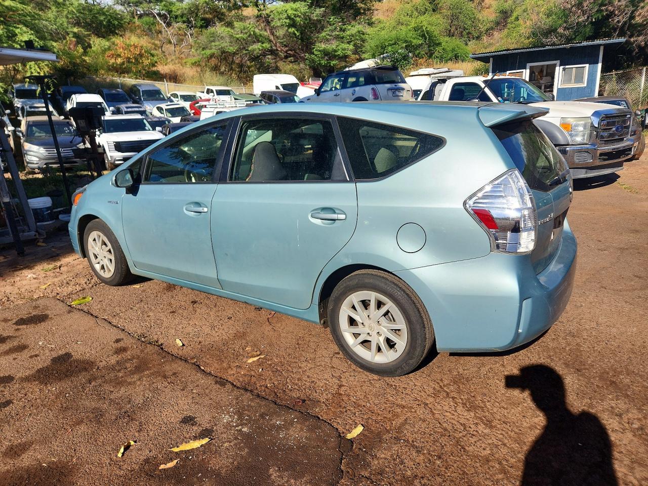2013 Toyota Prius V Two - Фото 2