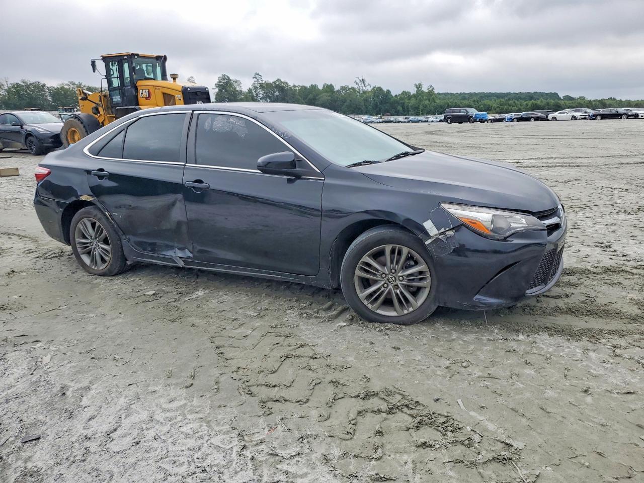 2017 Toyota Camry Se - Фото 4