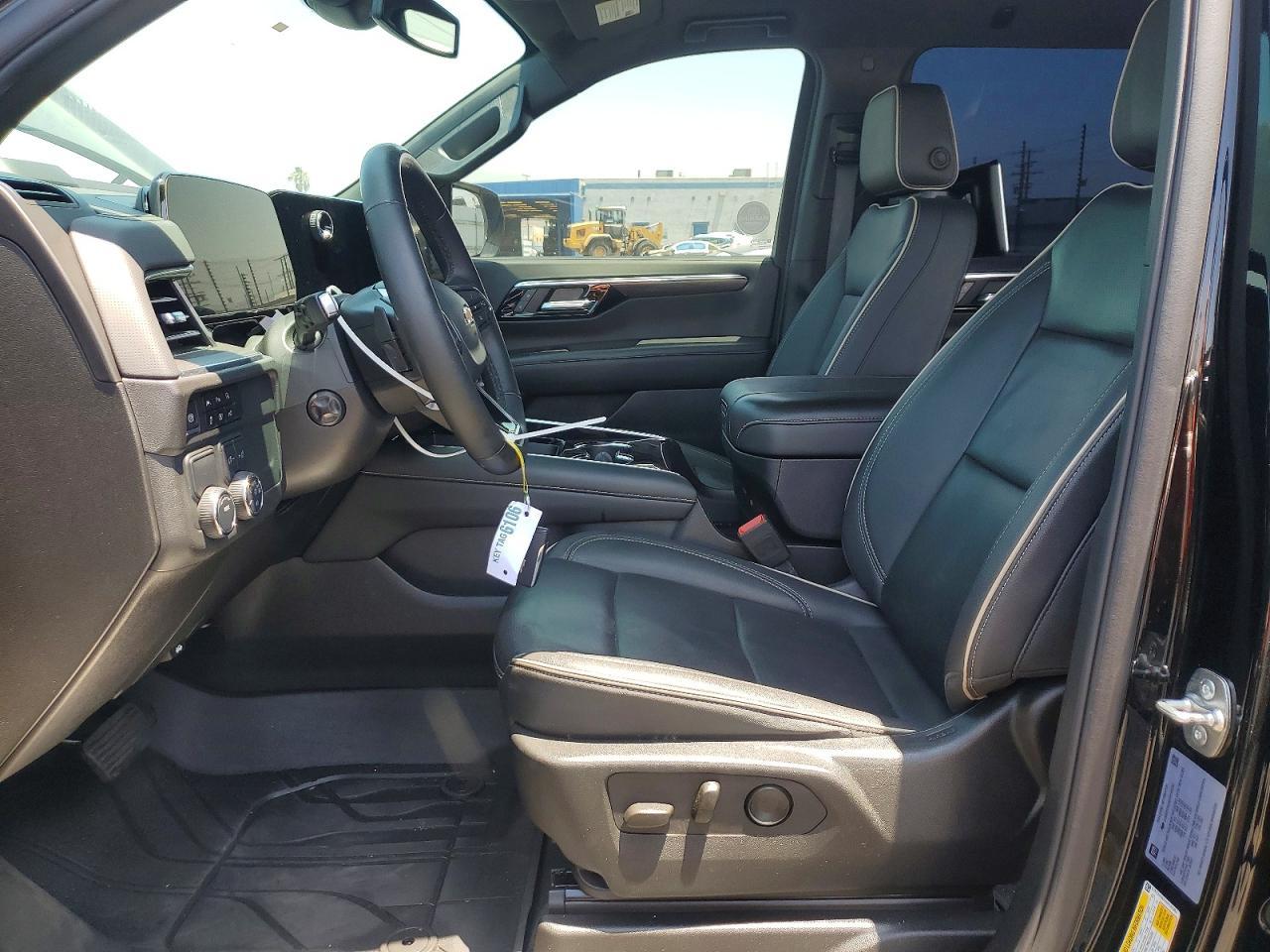 2025 Chevrolet Suburban C1500 Premier - Фото 7