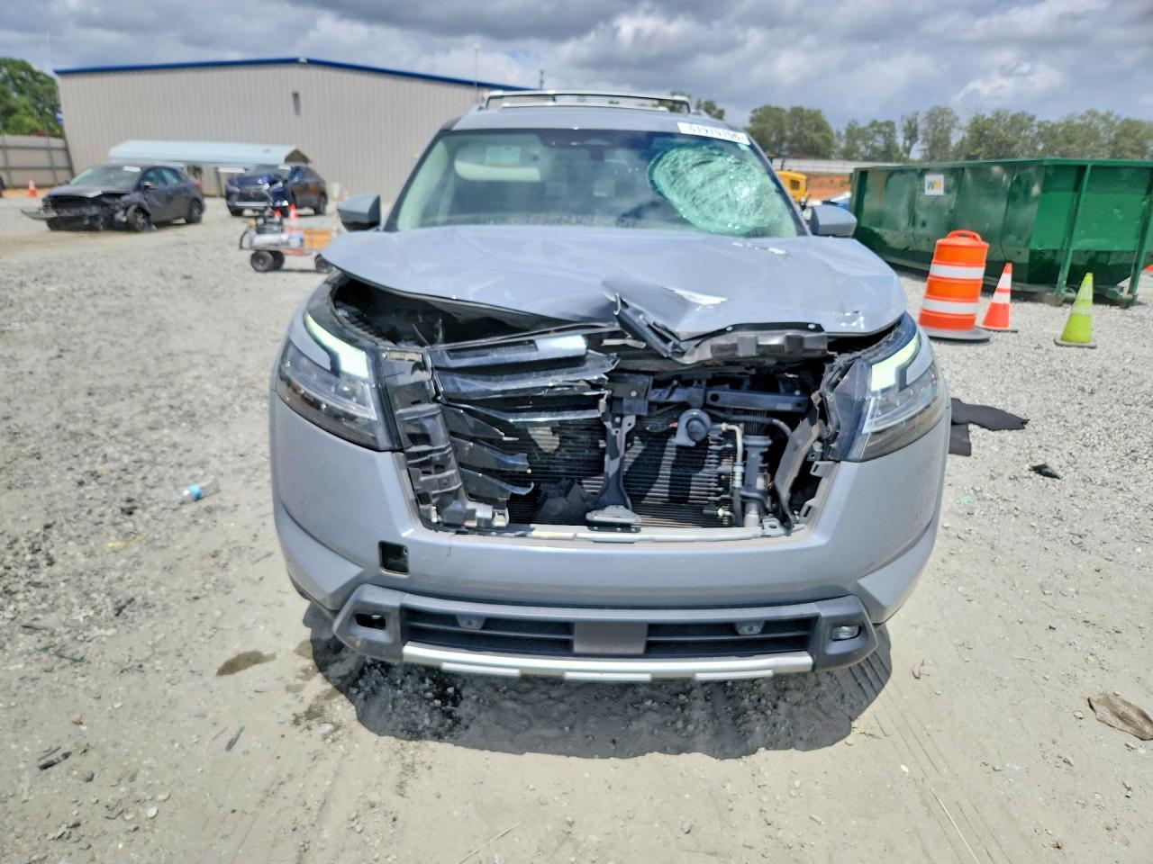 2022 Nissan Pathfinder Platinum - Фото 5