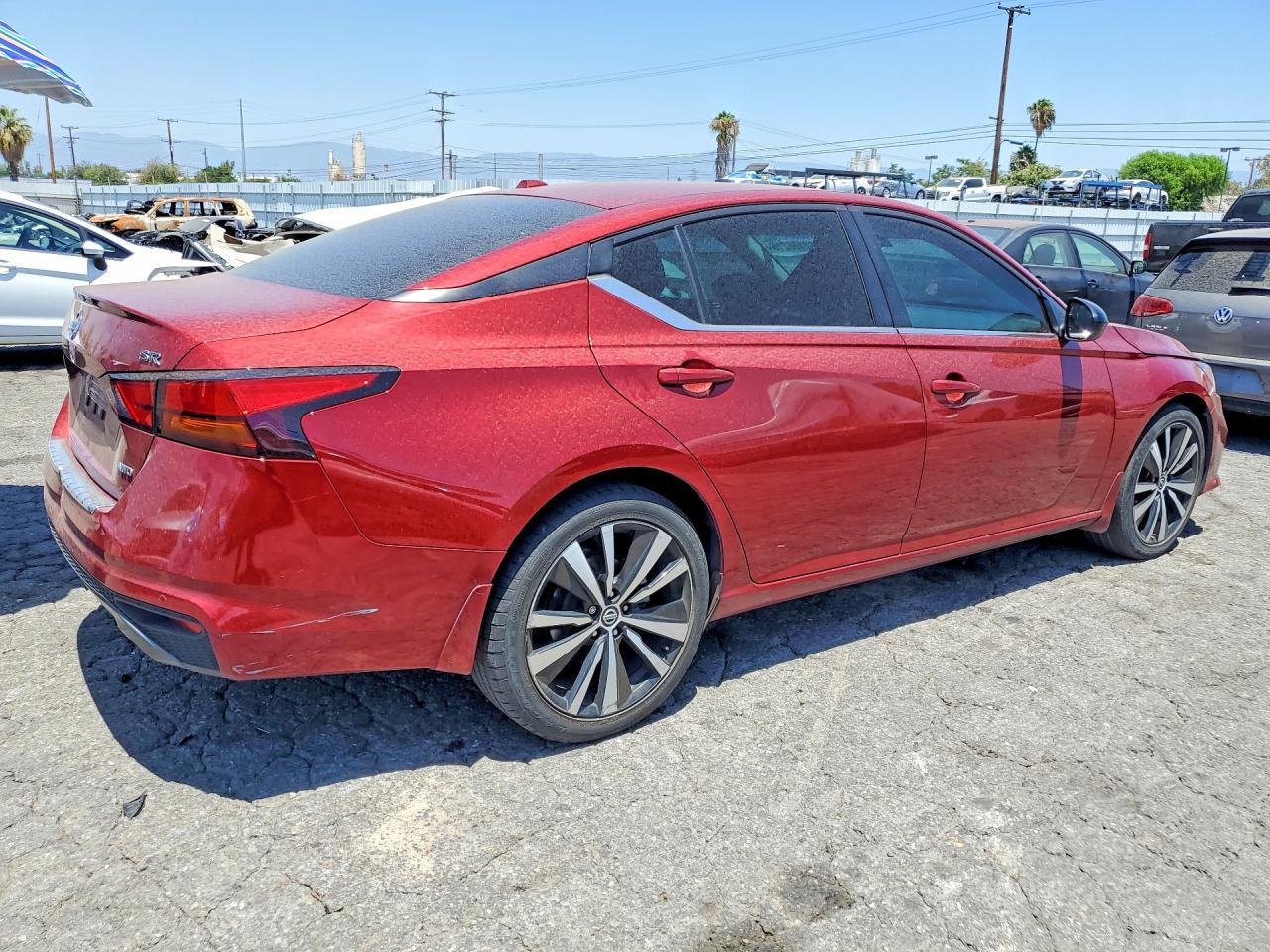2022 Nissan Altima Sr - Фото 3