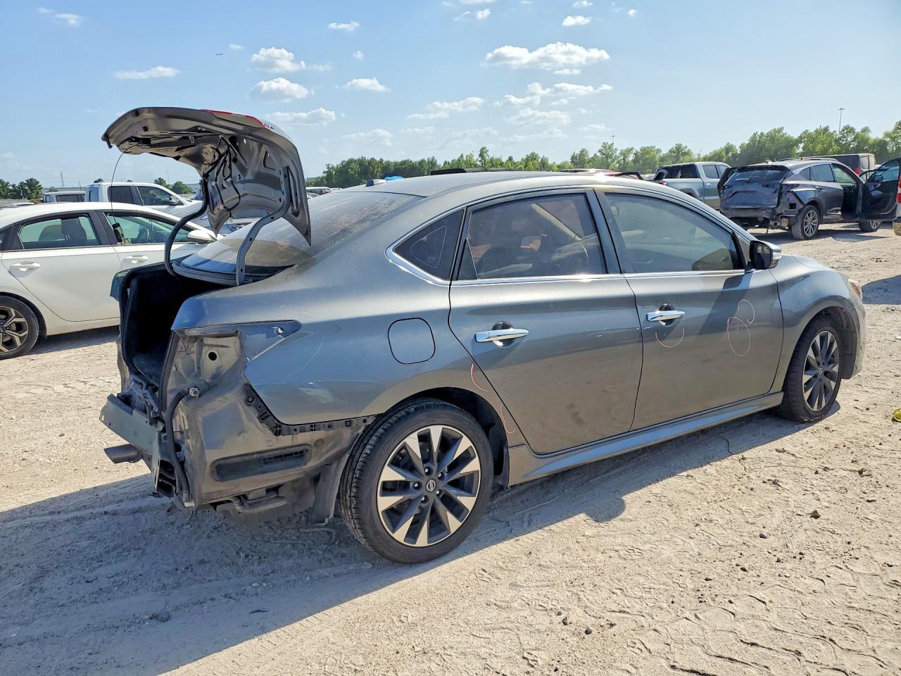 2019 Nissan Sentra Sr - Фото 3