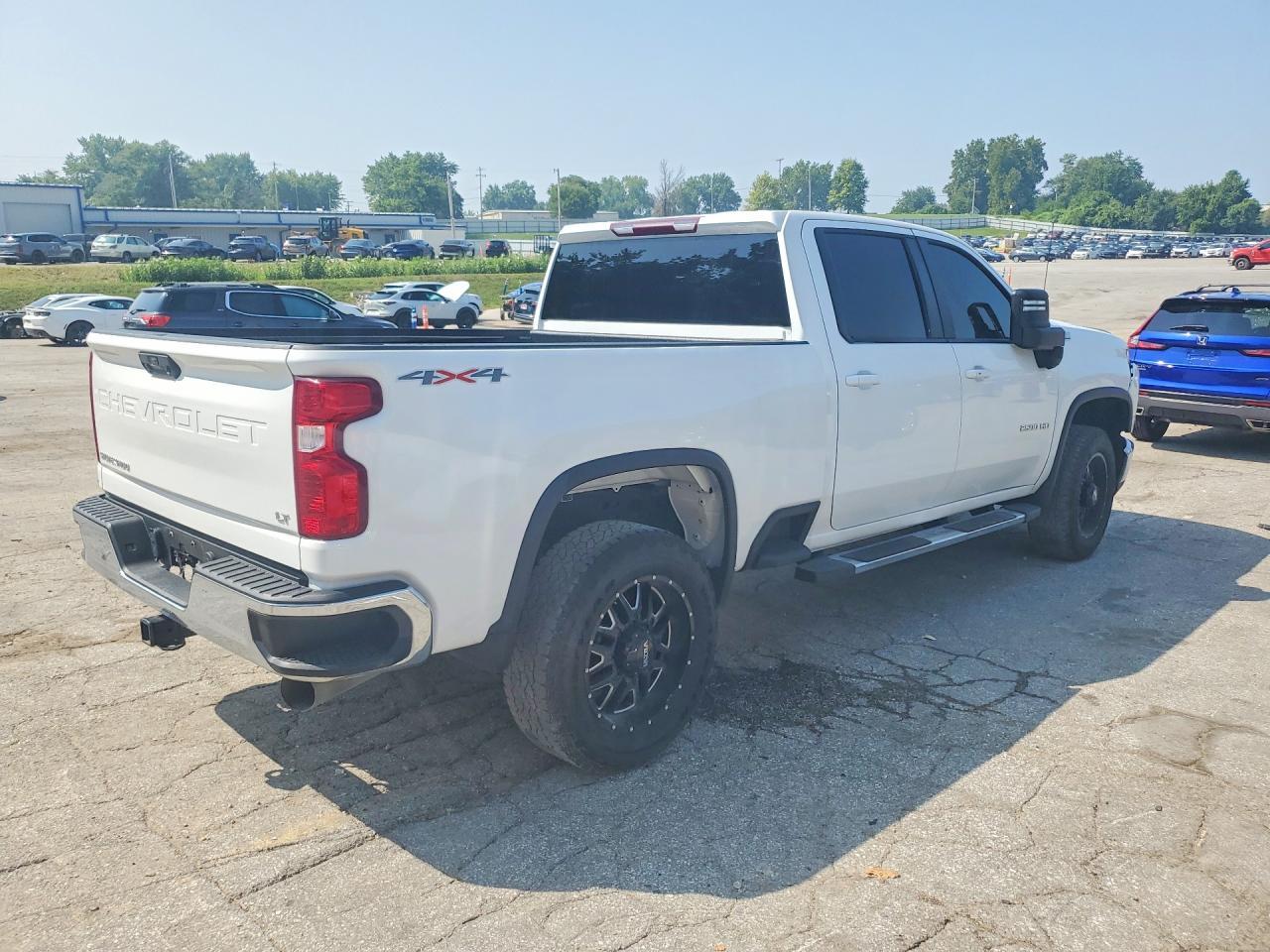 2025 Chevrolet Silverado K2500 Heavy Duty Lt - Image 3