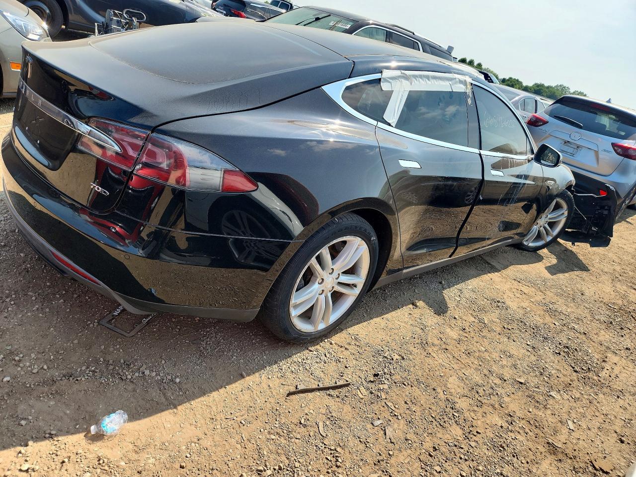 2015 Tesla Model S 70D - Image 3