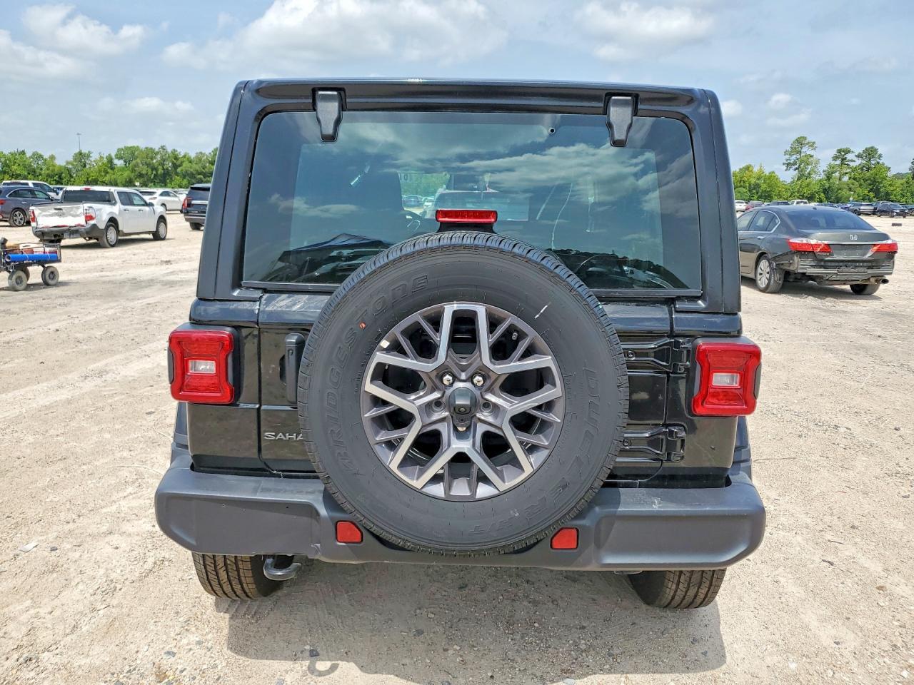2026 Jeep Wrangler Sahara - Image 6