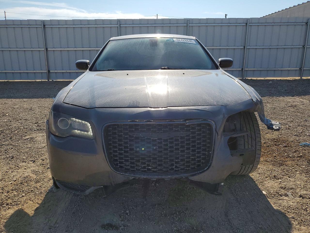 2019 Chrysler 300 Touring - Image 5