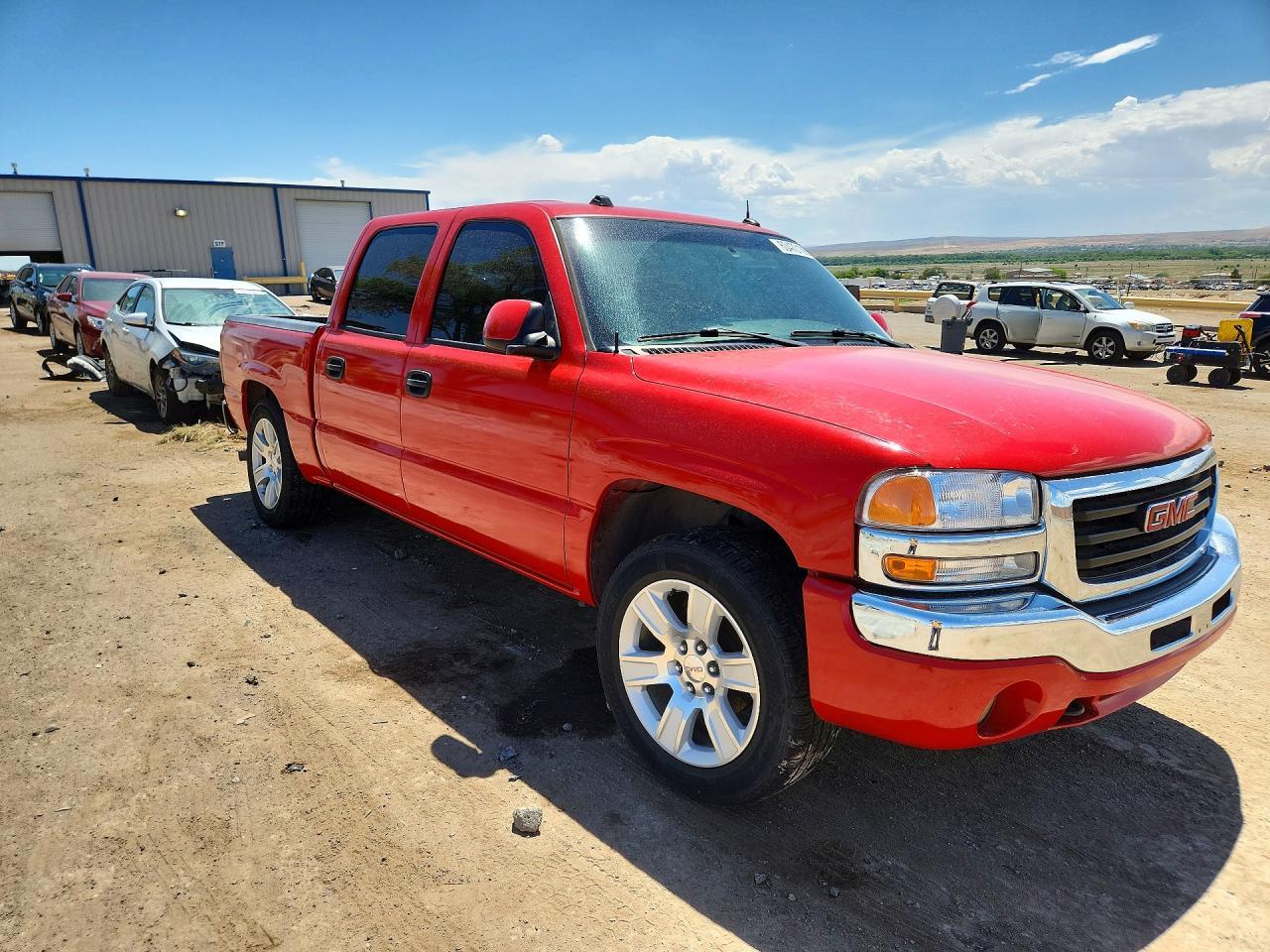 2005 GMC New Sierra C1500 - Image 4
