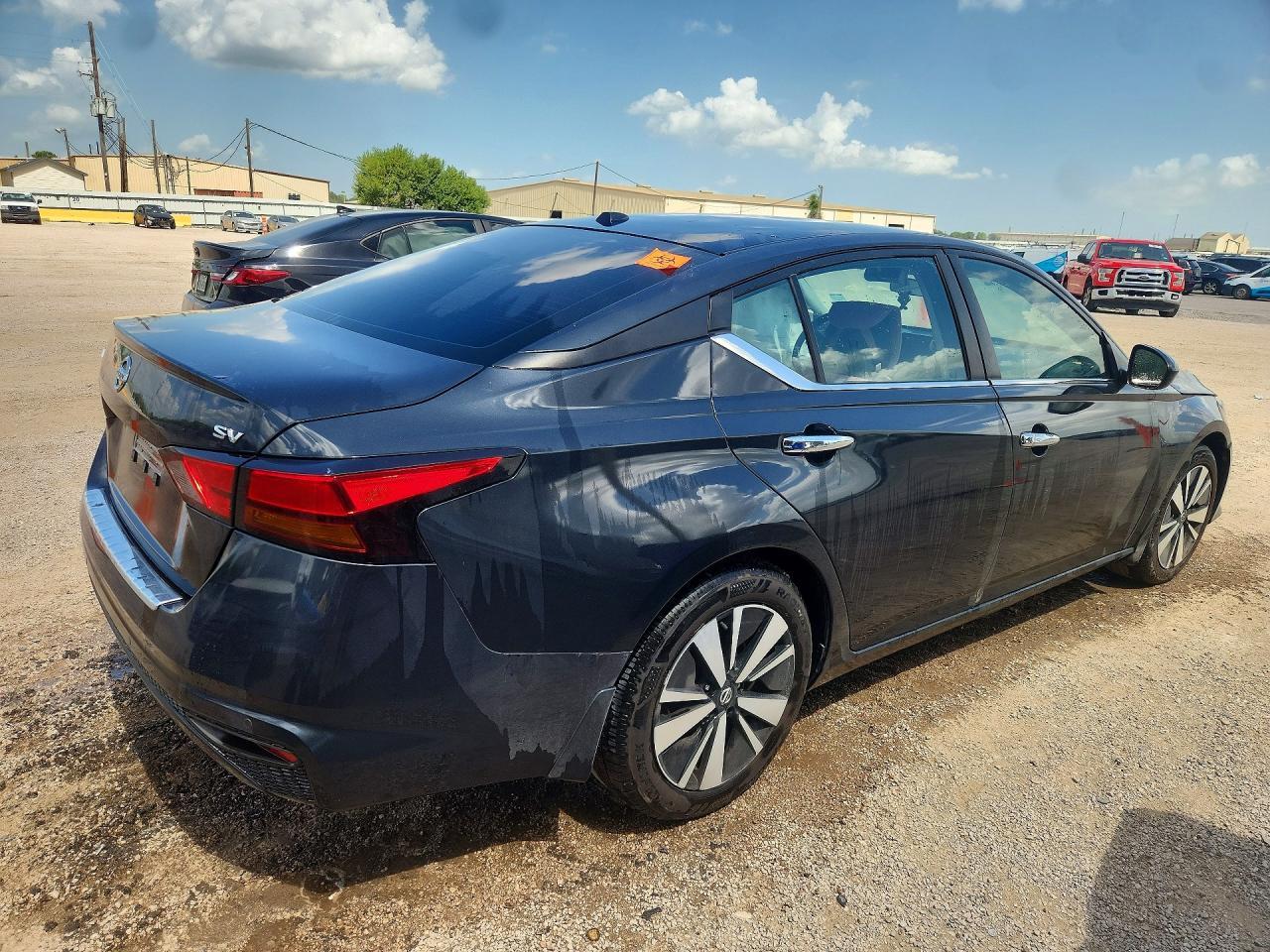 2022 Nissan Altima Sv - Image 3