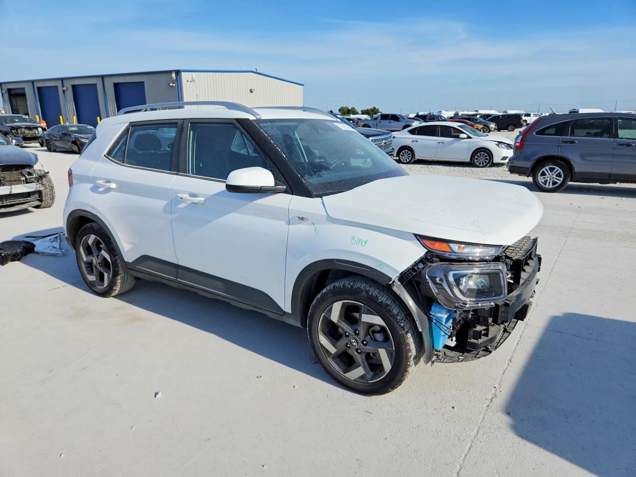 2026 Hyundai Venue Sel - Image 4