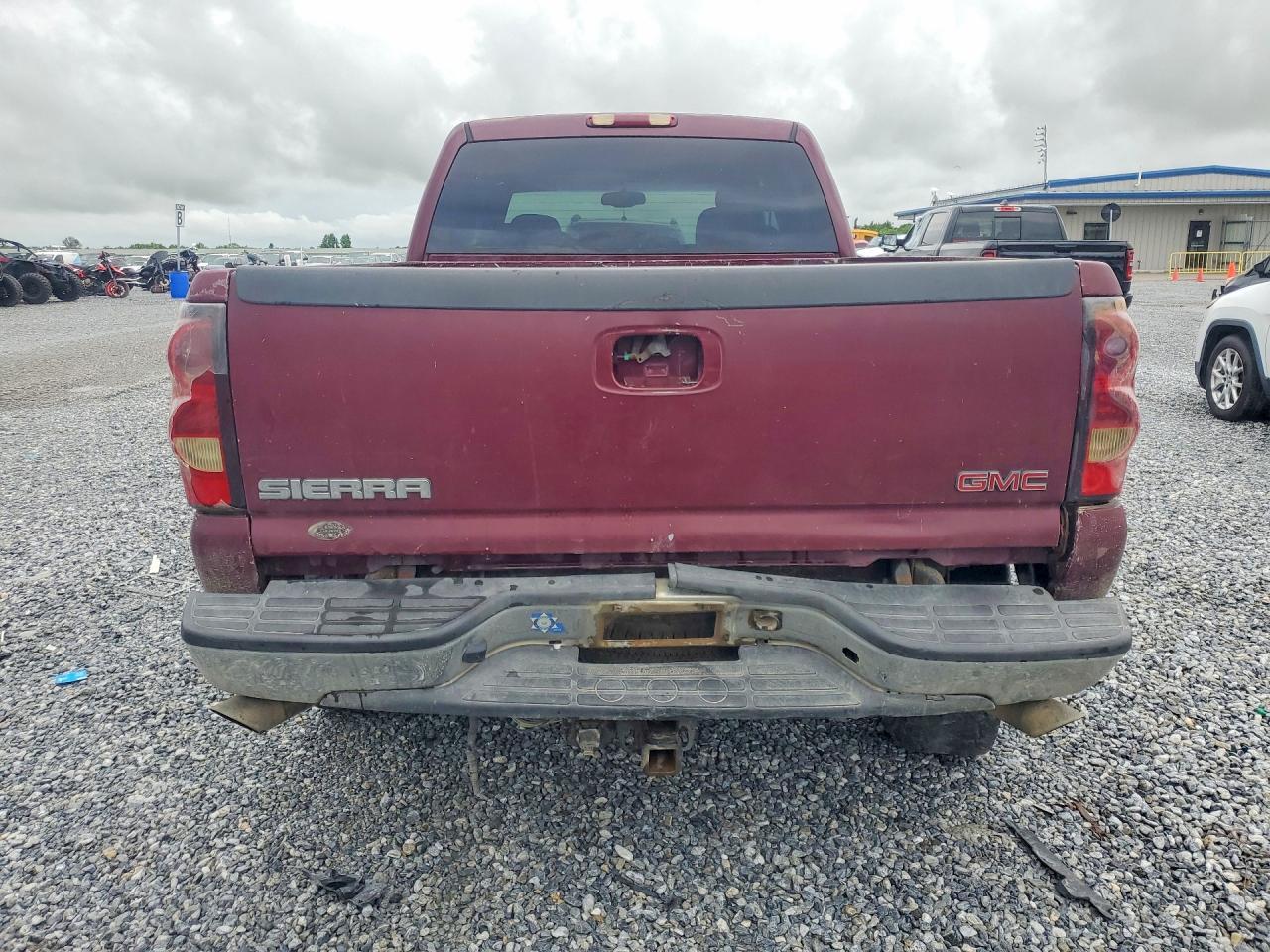 2003 GMC Sierra C1500 Heavy Duty - Image 6