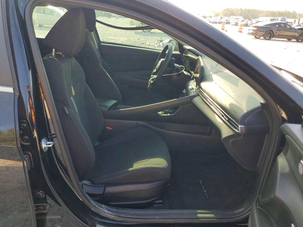 2025 Hyundai Elantra Sel - Фото 7