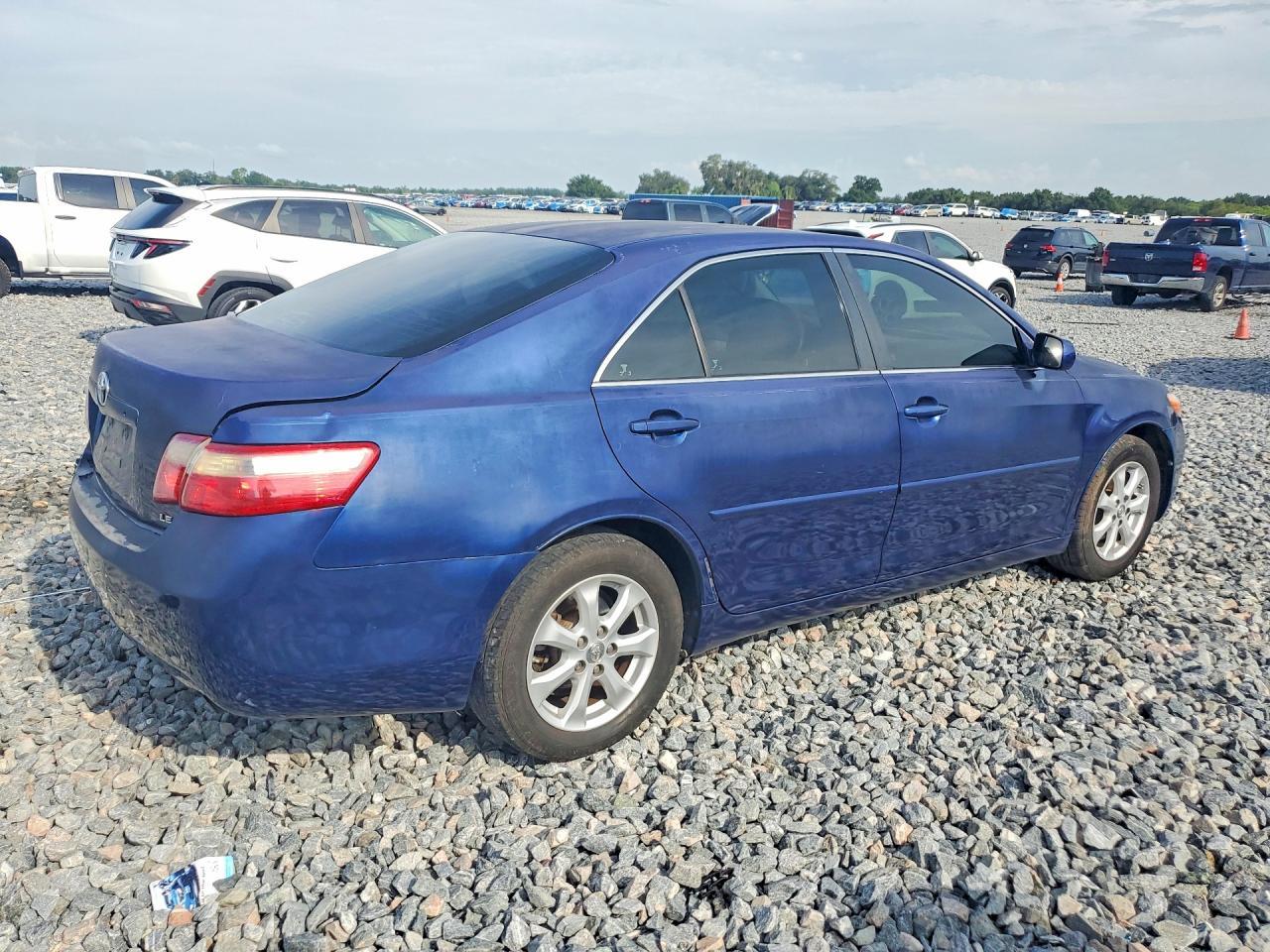 2007 Toyota Camry Le - Image 3