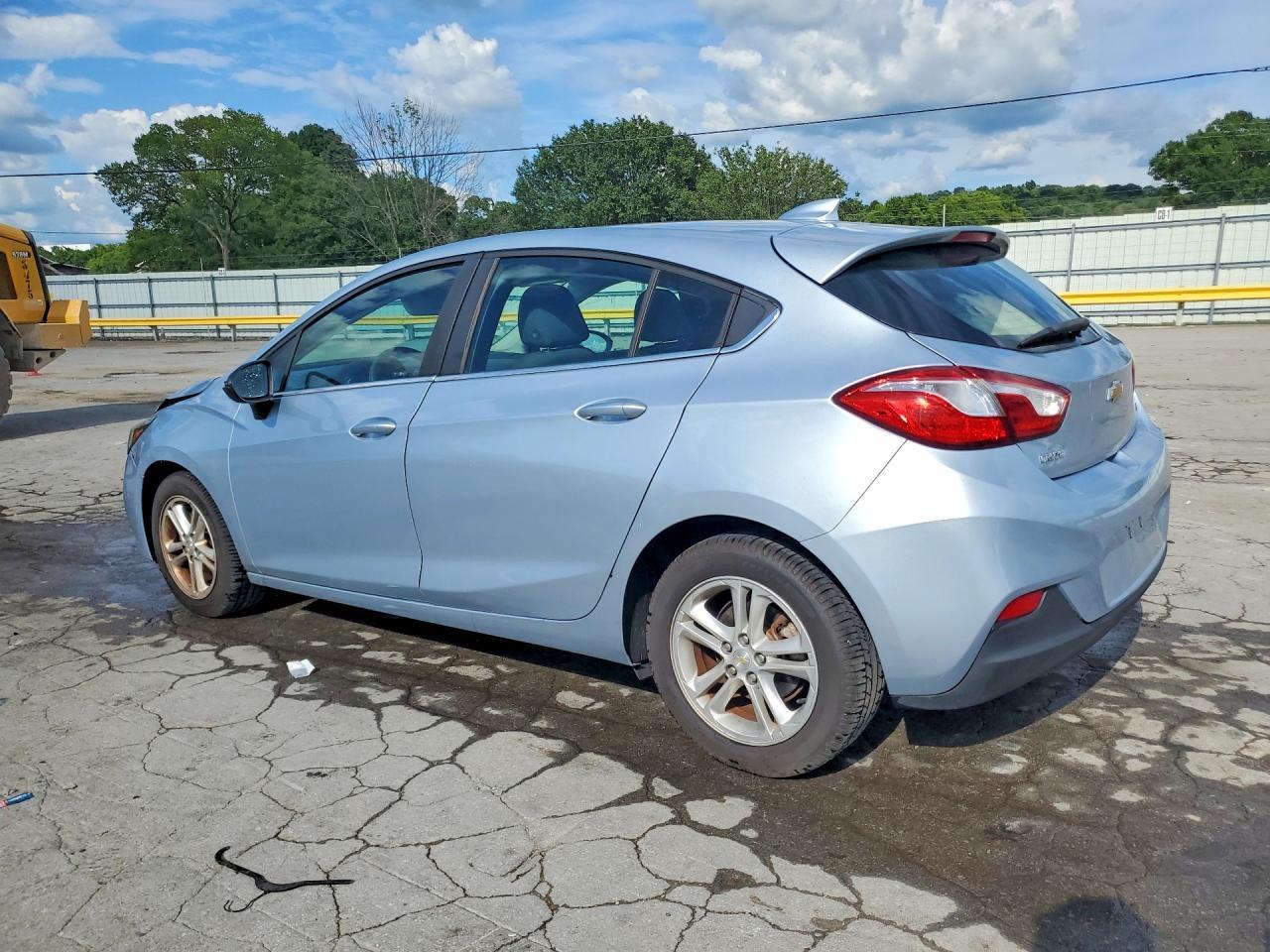 2017 Chevrolet Cruze Lt - Фото 2