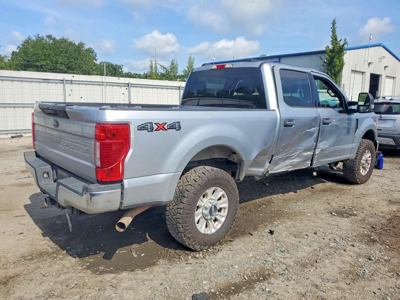 2022 Ford F250 Super Duty - Фото 3