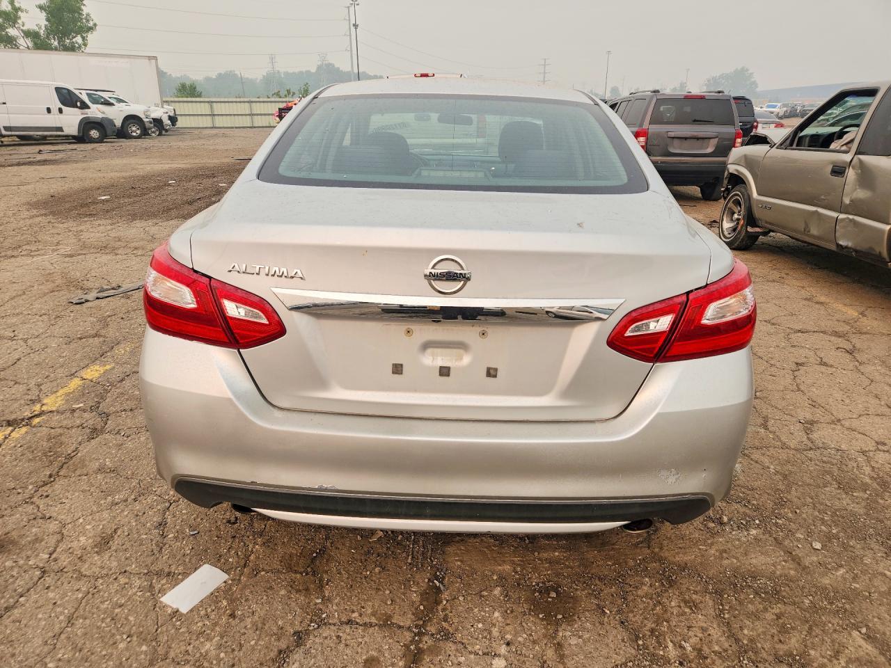 2016 Nissan Altima 2.5 S - Фото 6