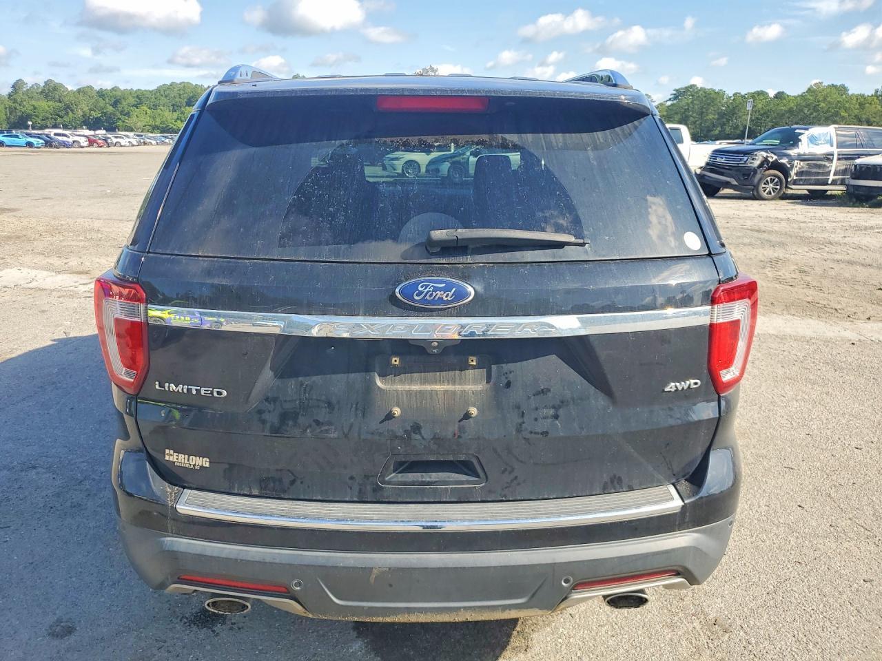 2018 Ford Explorer Limited - Image 6