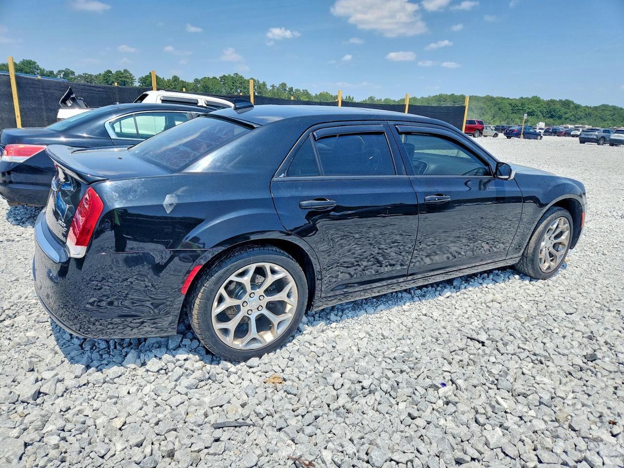 2019 Chrysler 300C - Image 3