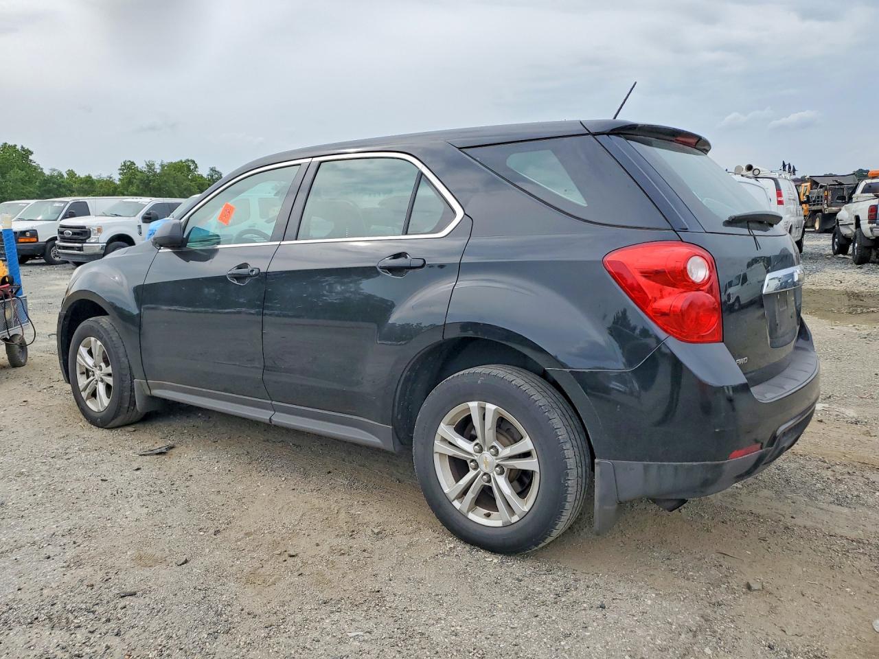 2015 Chevrolet Equinox Ls - Image 2