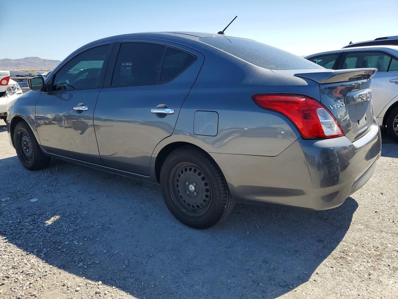 2018 Nissan Versa Sv - Image 2