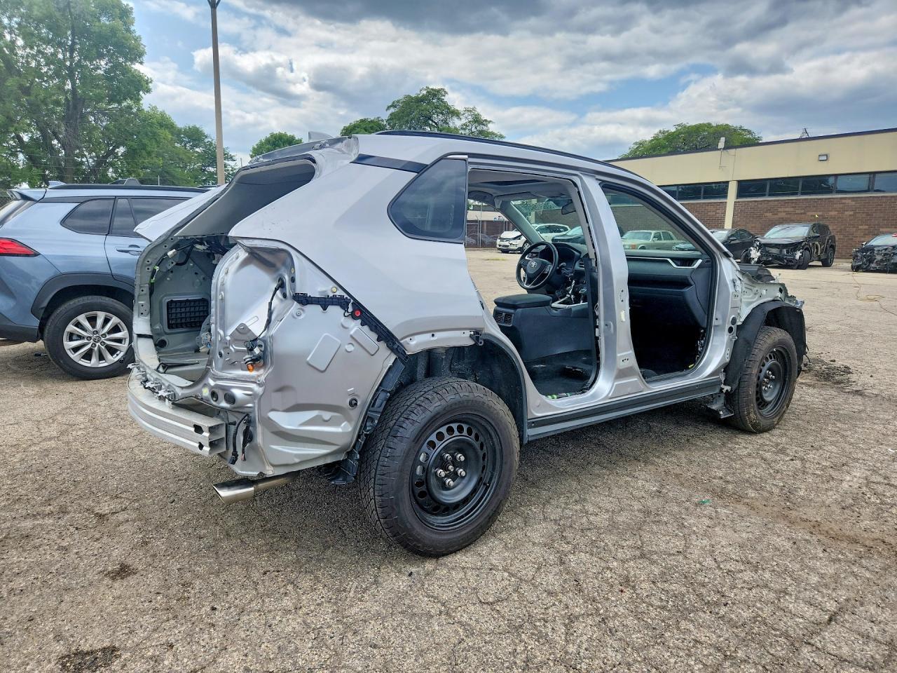2024 Toyota Rav4 Xle Premium - Фото 3