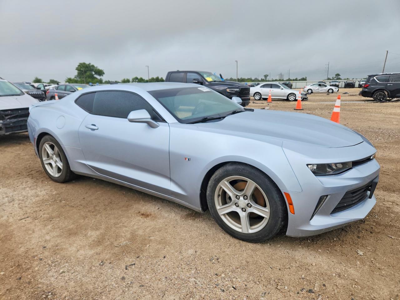 2017 Chevrolet Camaro - Фото 4