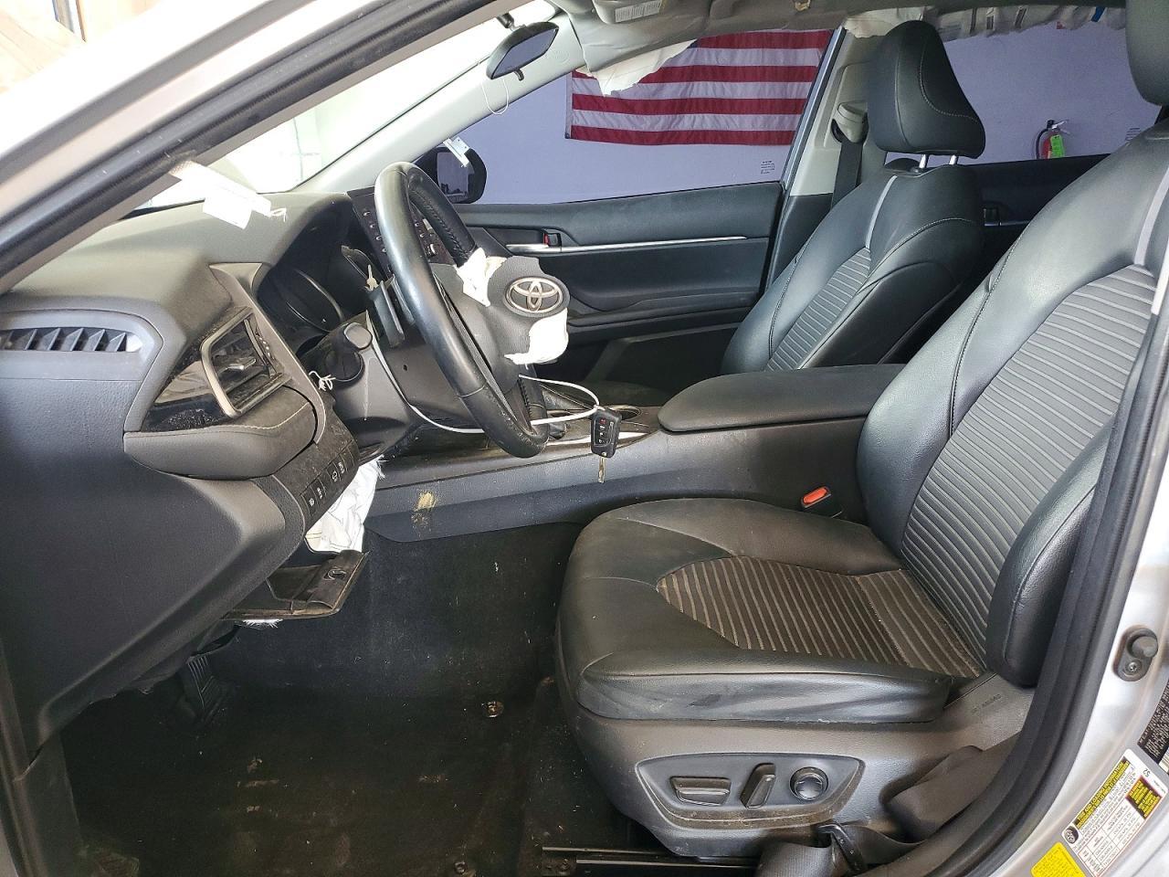 2022 Toyota Camry Se - Image 7