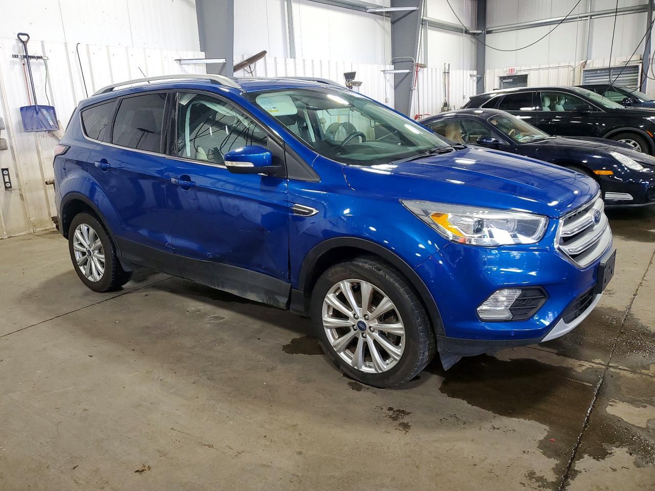 2017 Ford Escape Titanium - Фото 4
