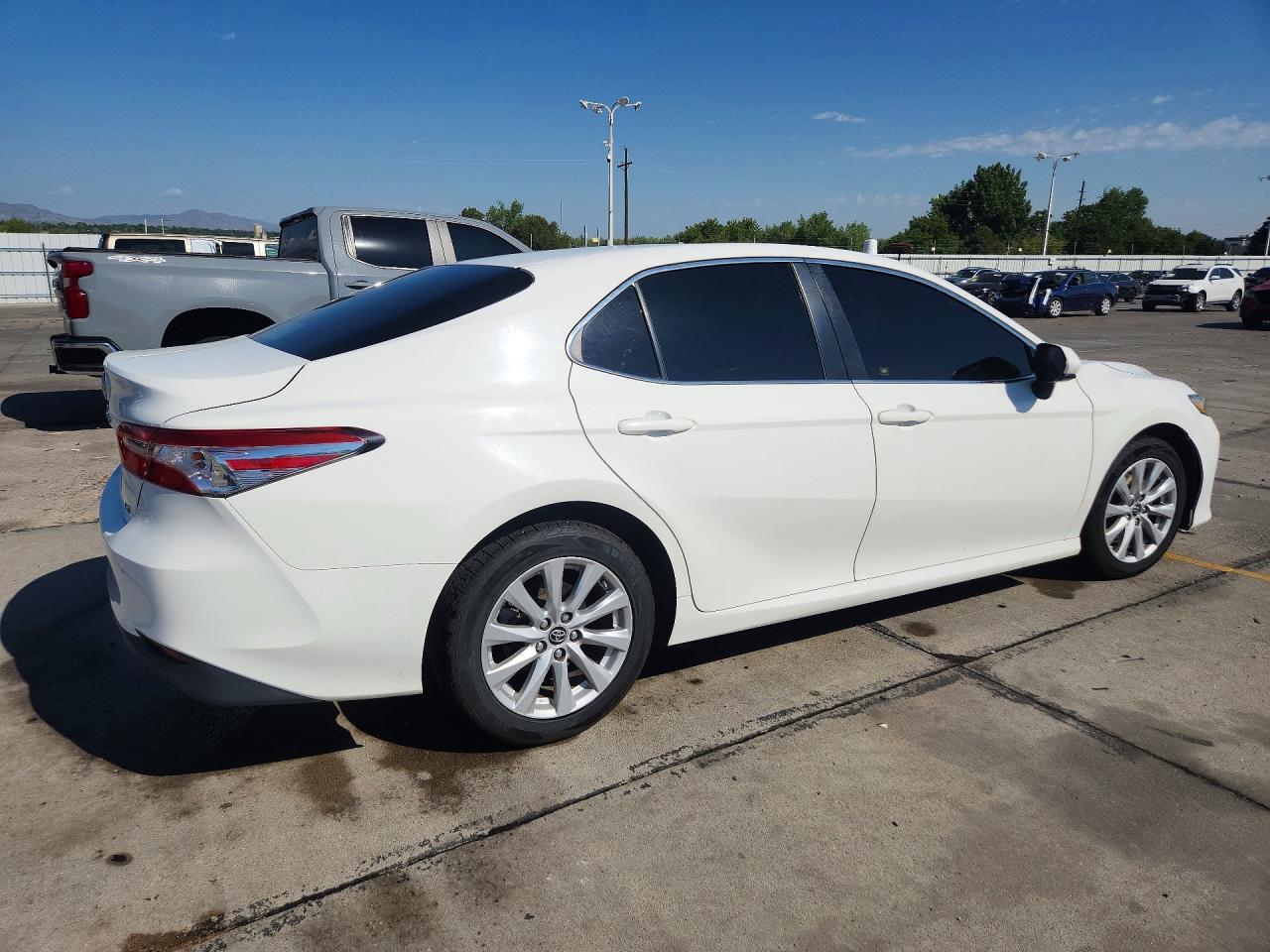 2018 Toyota Camry Le - Фото 3