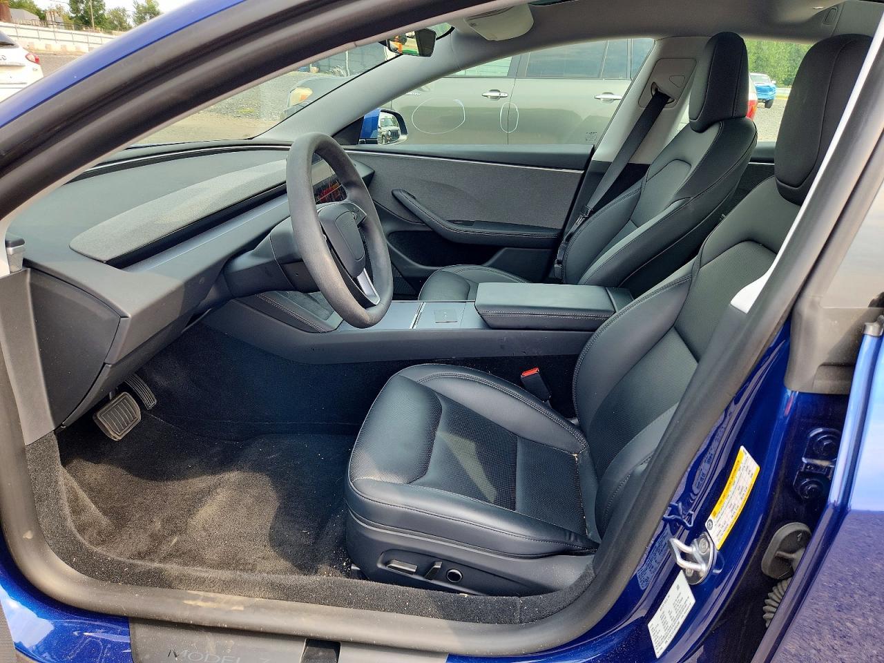 2025 Tesla Model 3 - Фото 7