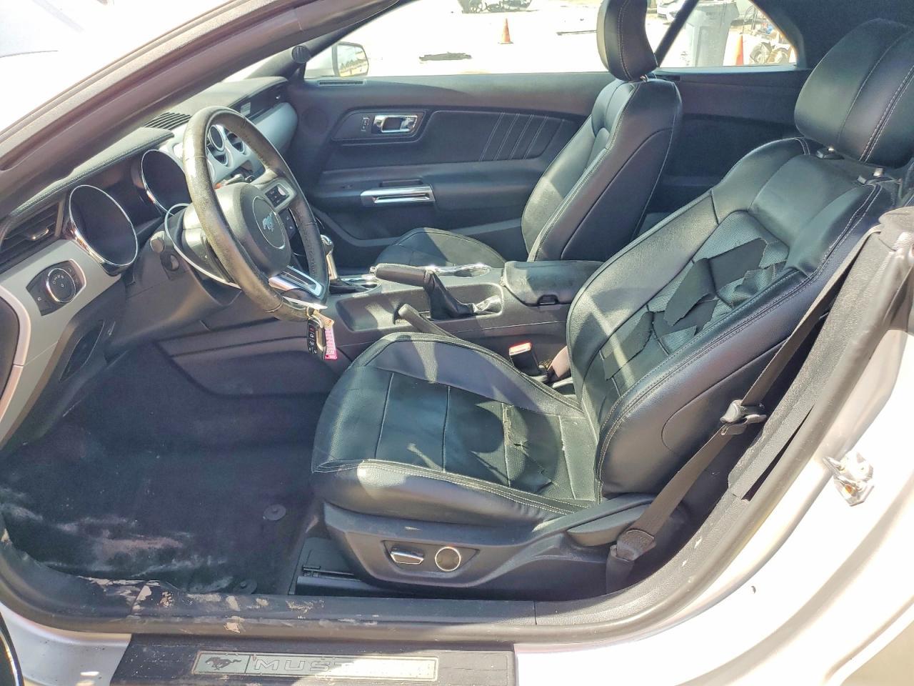 2016 Ford Mustang - Image 7