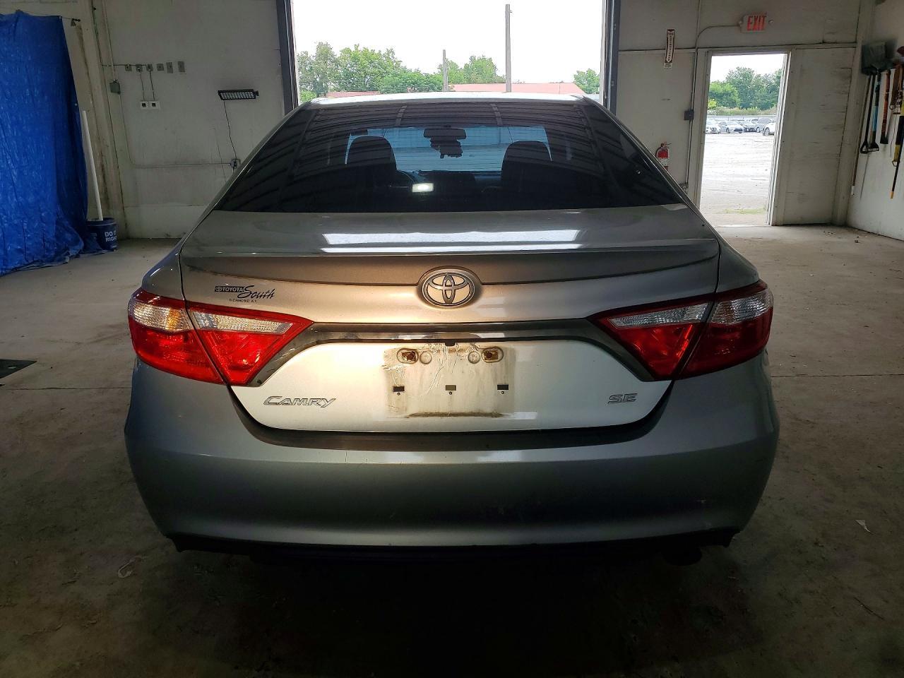 2016 Toyota Camry Se - Image 6