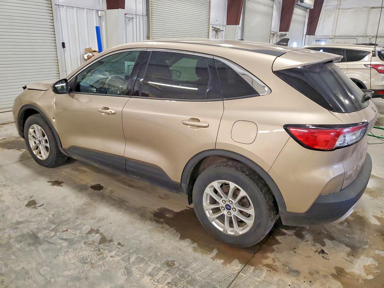 2020 Ford Escape Se - Фото 2