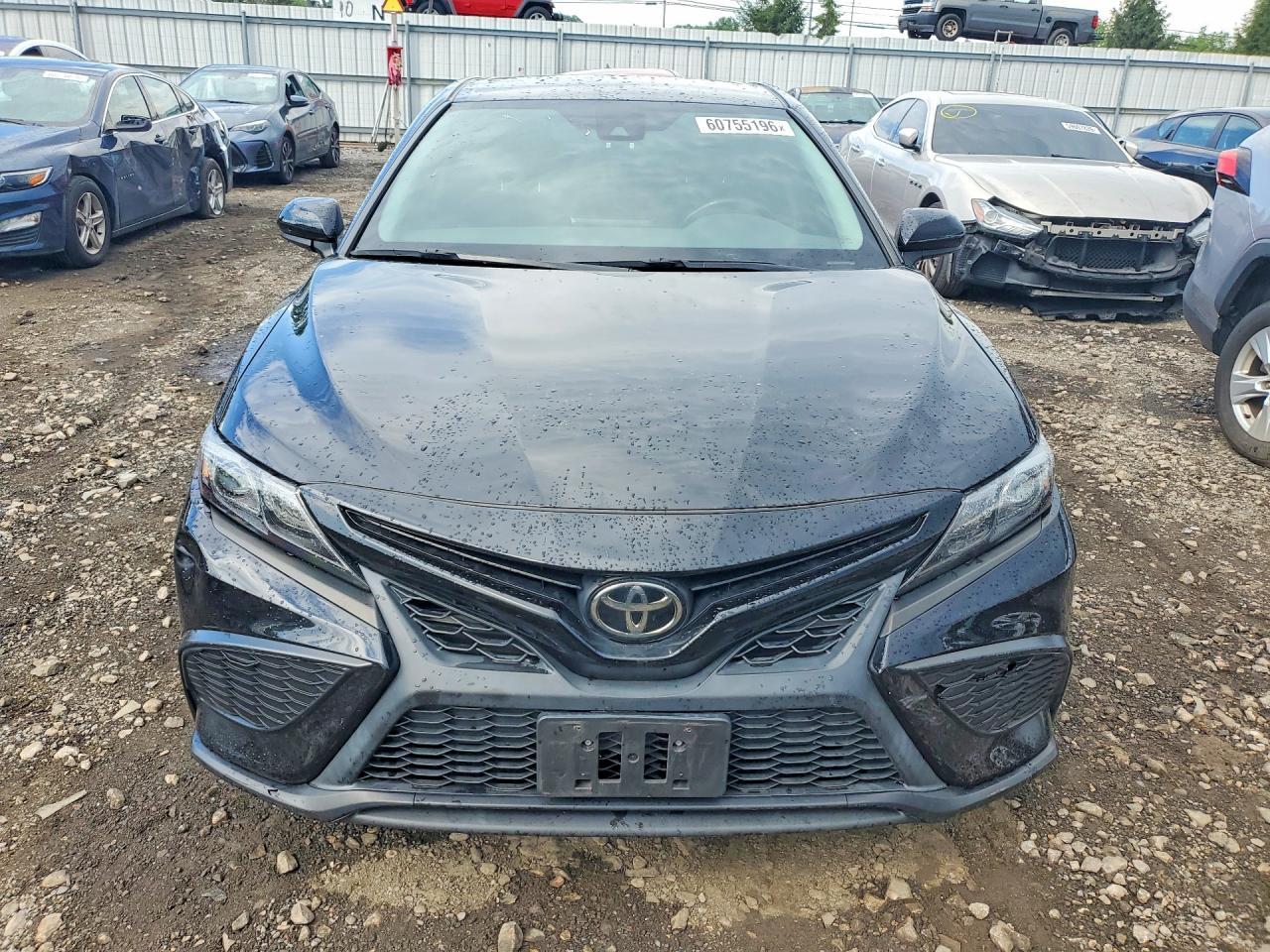 2021 Toyota Camry Se - Image 5