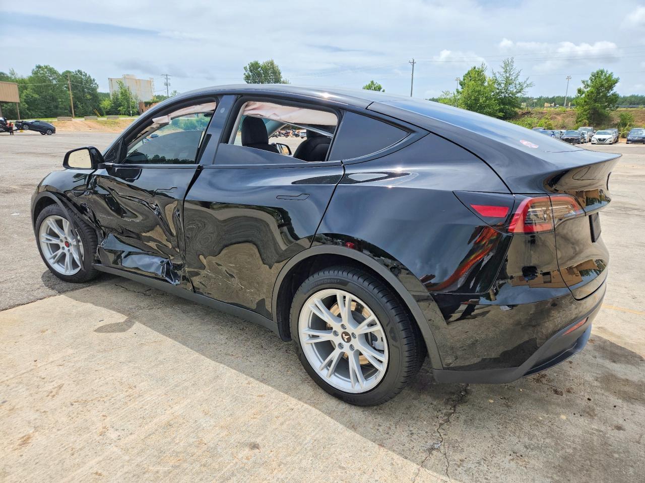 2021 Tesla Model Y - Image 2