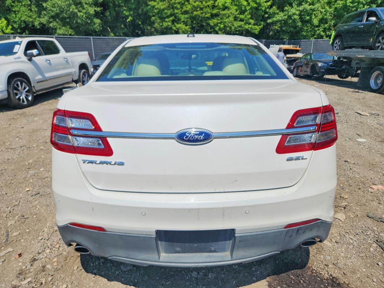 2013 Ford Taurus Sel - Image 6