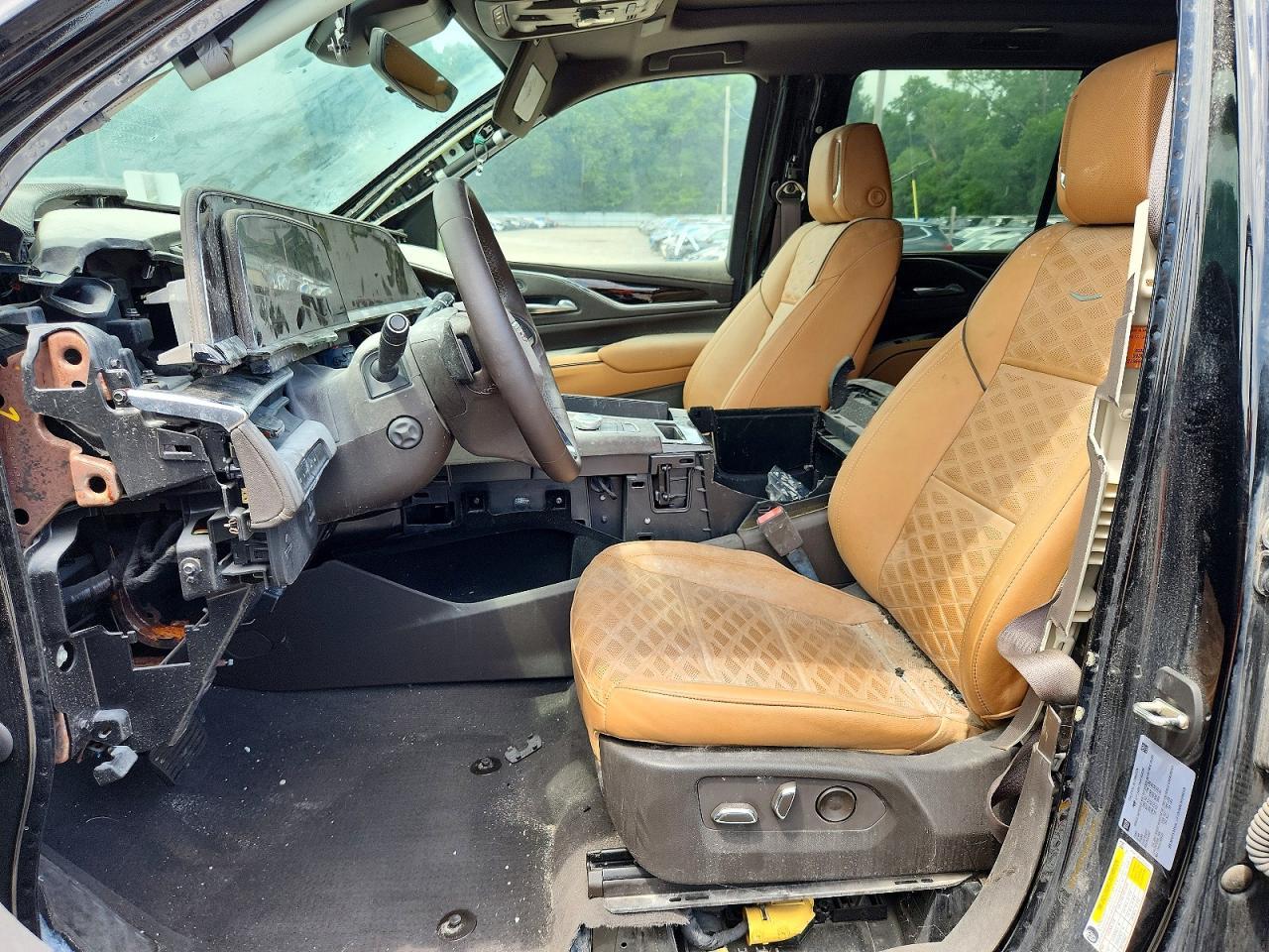 2022 Cadillac Escalade Premium Luxury - Image 7