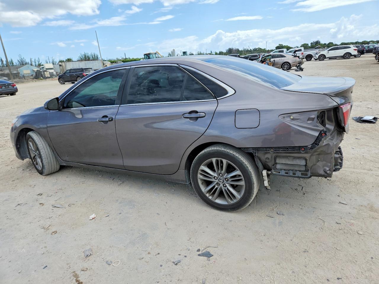 2017 Toyota Camry Se - Image 2