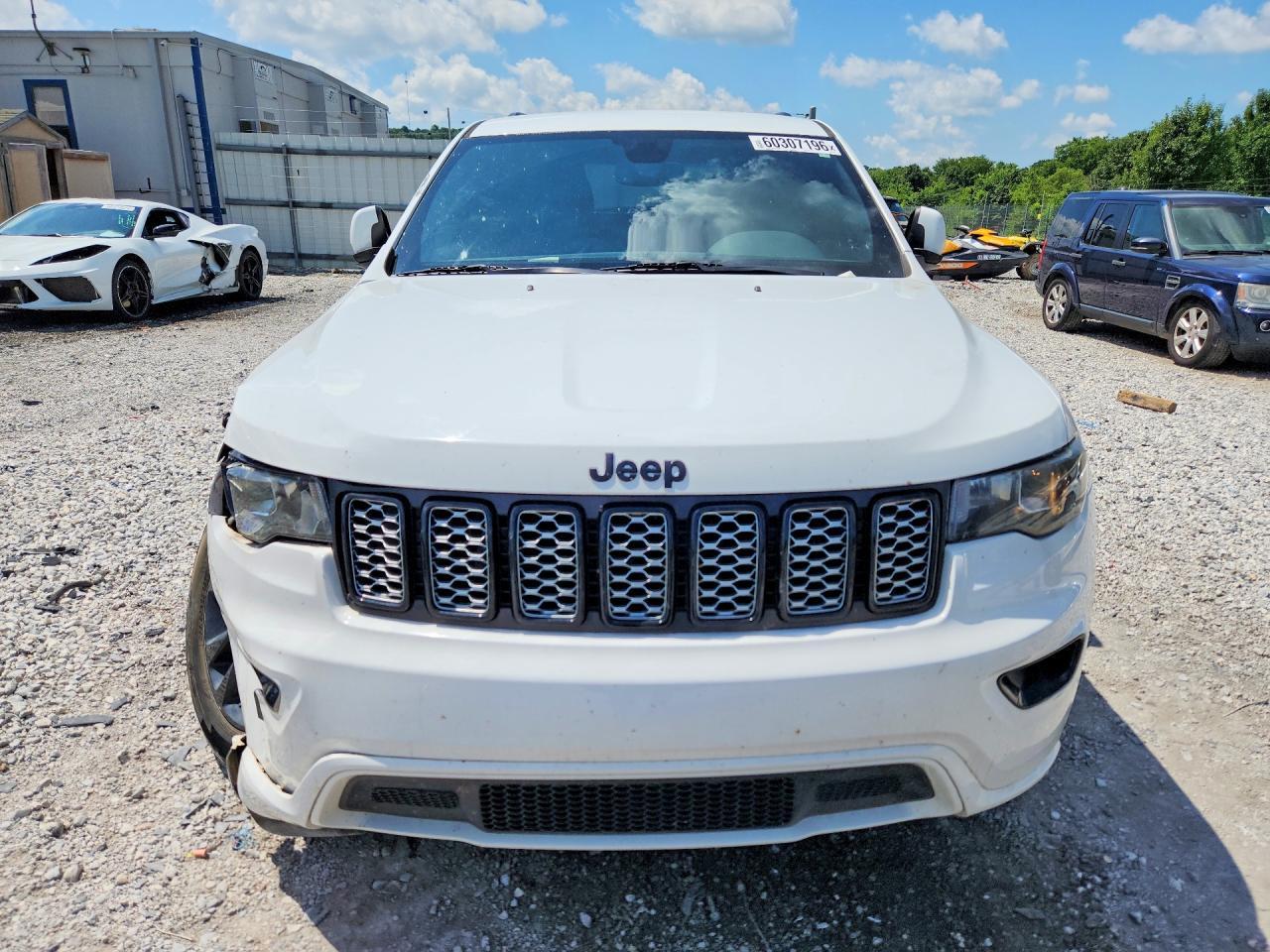 2019 Jeep Grand Cherokee Laredo - Image 5