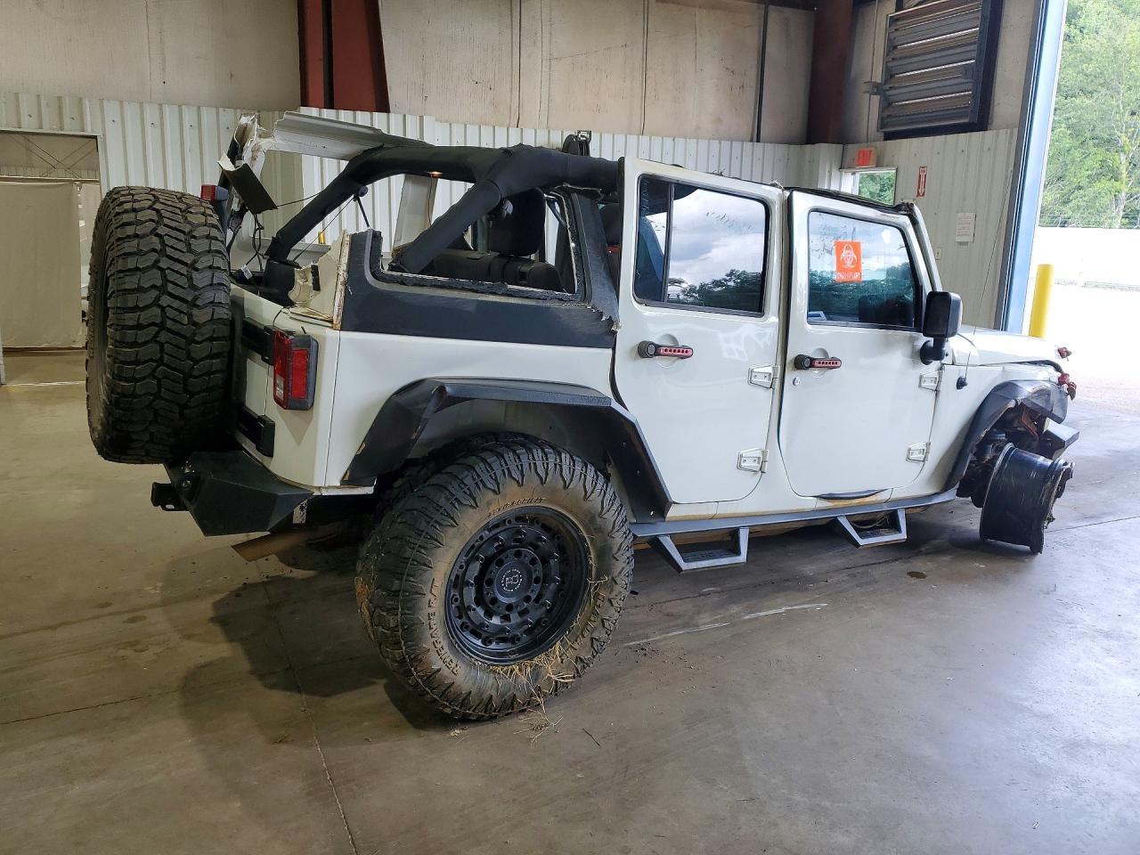 2017 Jeep Wrangler Unlimited Sport - Image 3