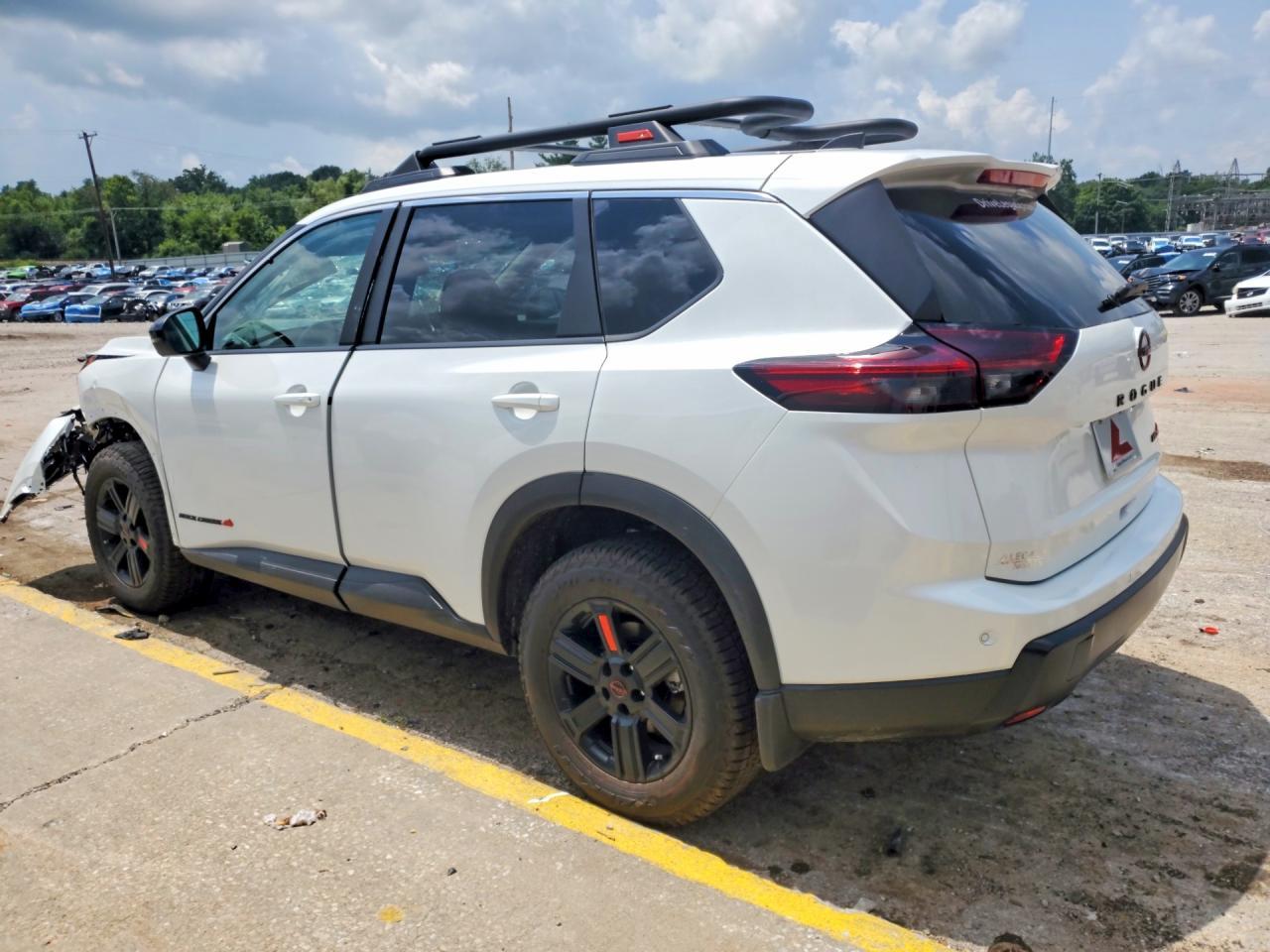 2026 Nissan Rogue Rock Creek - Фото 2