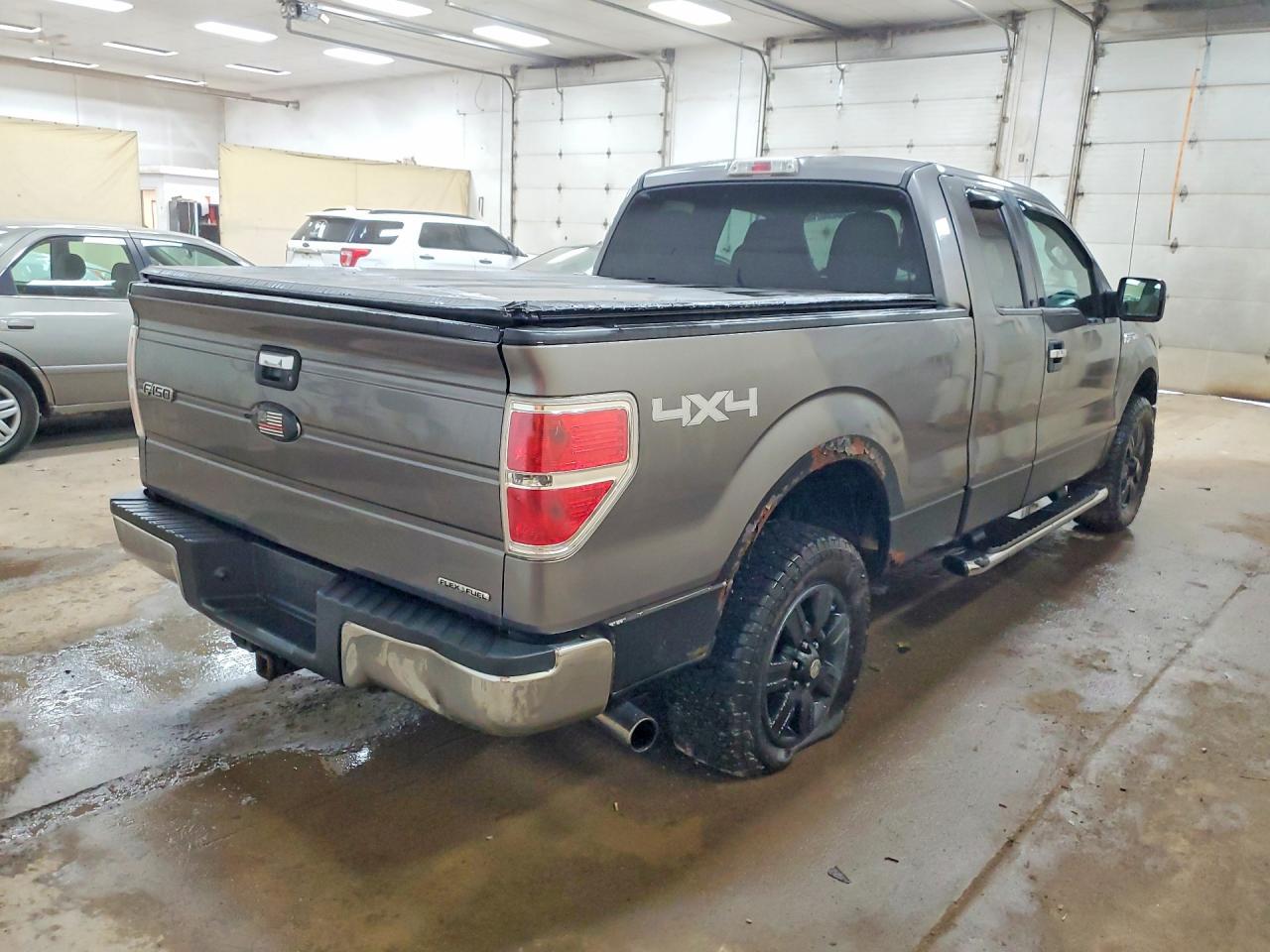 2012 Ford F150 Super Cab - Фото 3
