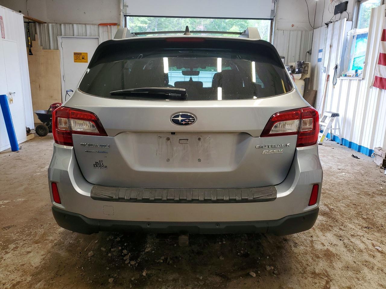 2017 Subaru Outback 2.5I Limited - Image 6