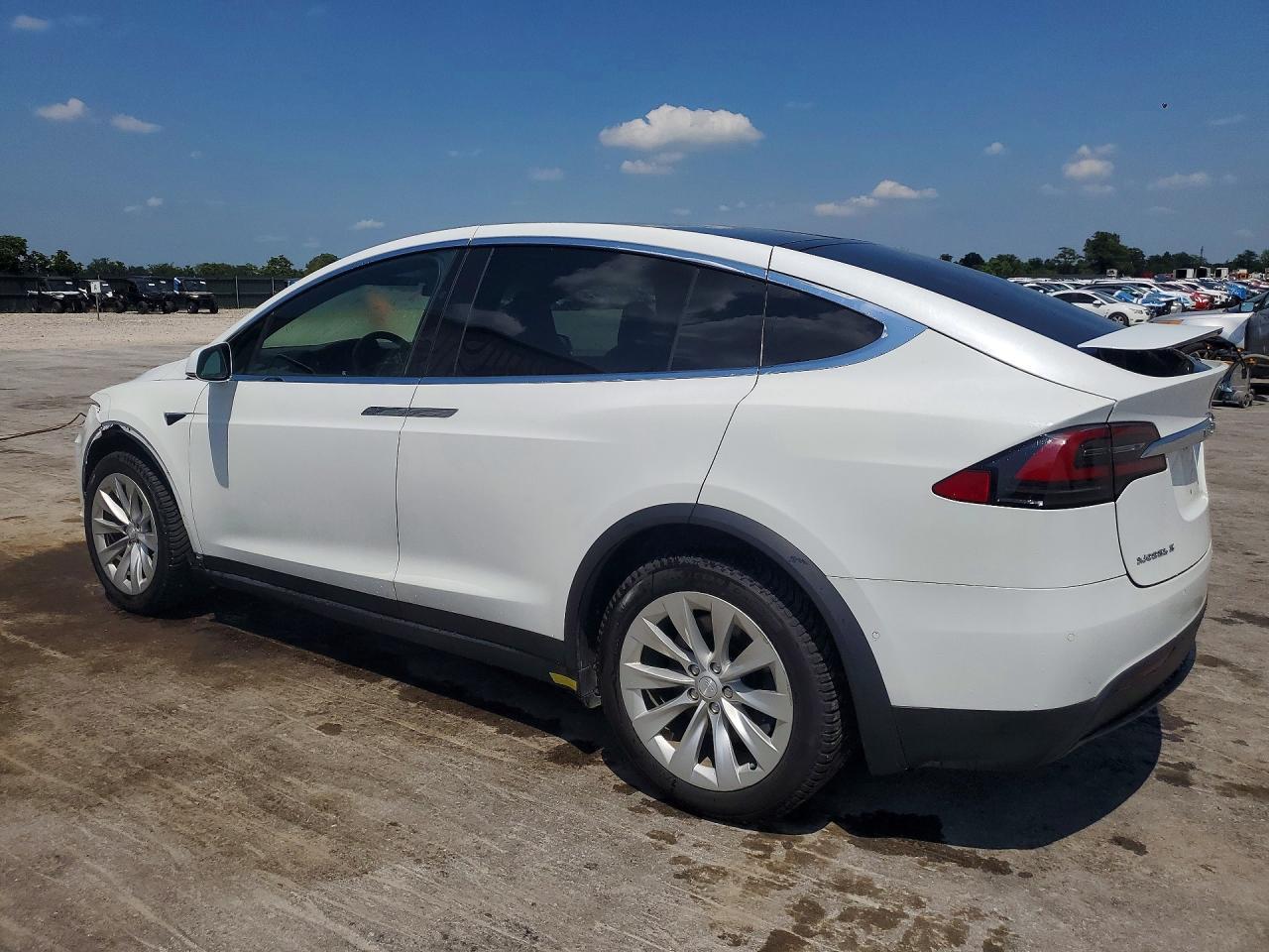 2018 Tesla Model X - Фото 2