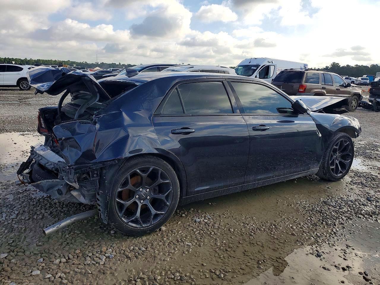 2019 Chrysler 300 S - Фото 3